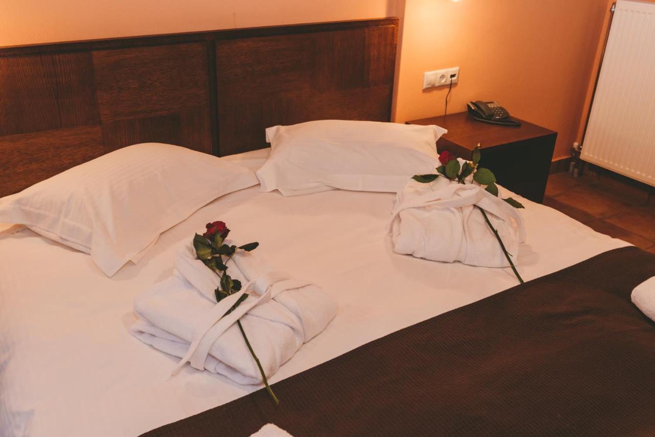 Thea Mainalou Hotel วิตีนา ภายนอก รูปภาพ